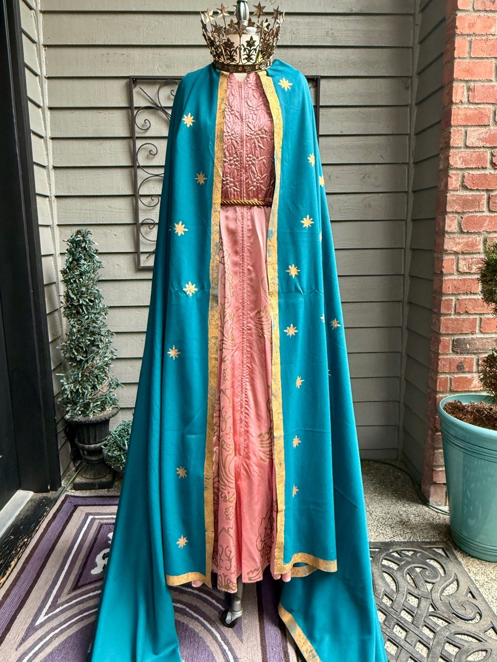 Our “Lady of Guadalupe” inspired replica costume Women’s Size 6 - Picture 3 of 11